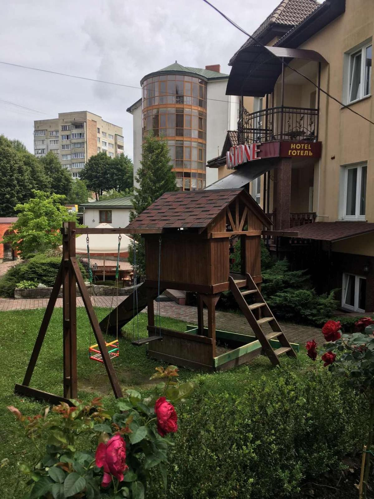 Red Stone Hotel Truskavets Exterior foto