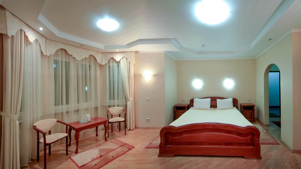 Red Stone Hotel Truskavets Exterior foto